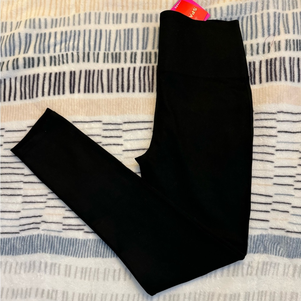 Spanx essential leggings 
NWT
Originally $98